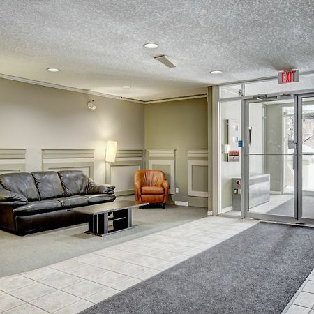 Suite Digs - Genesis YYC Buitenkant foto