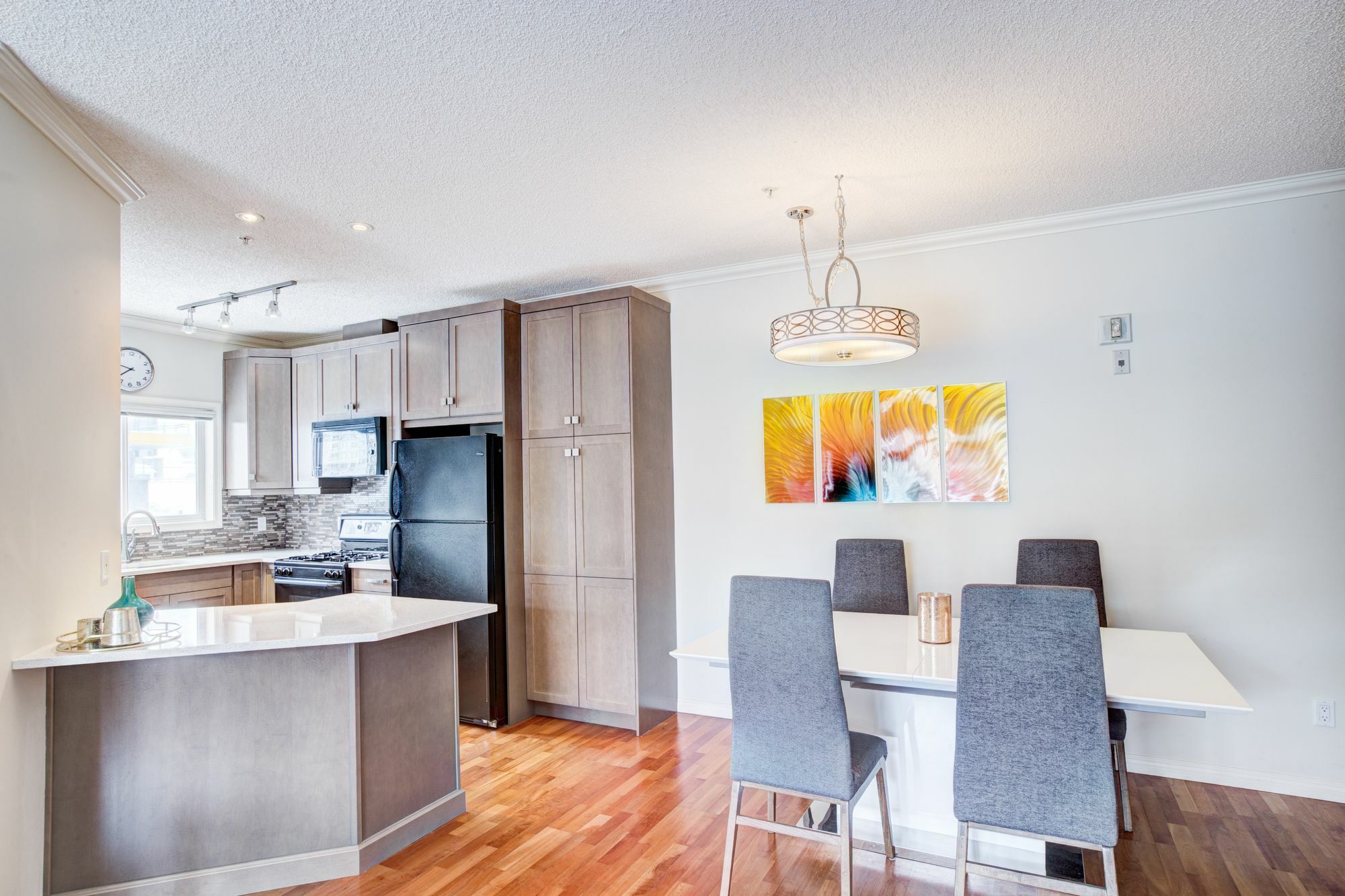 Suite Digs - Genesis YYC Buitenkant foto